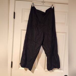 Jaclyn Smith stretchy black lightweight cropped pants Size 20
